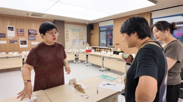 泽峰资本 【有医说医】上海首个！泡脚识人参做八段锦…在社区学中医和急救是什么体验